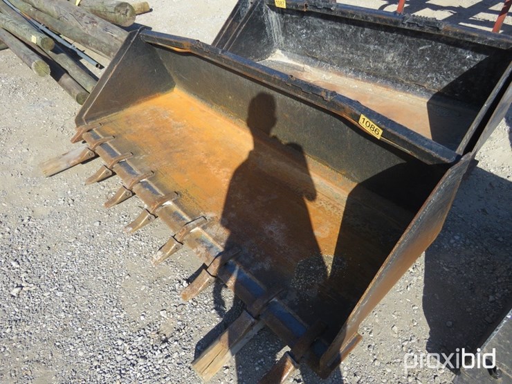84" SKID STEER BUCKET (BENT) Lot 1086, Area Farmer Liquidation, 5/14/2022, Anton Auction