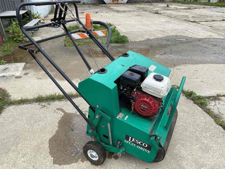 Lesco Commercial Plus Series Split Drive Aerator Model SD26 Lot 9