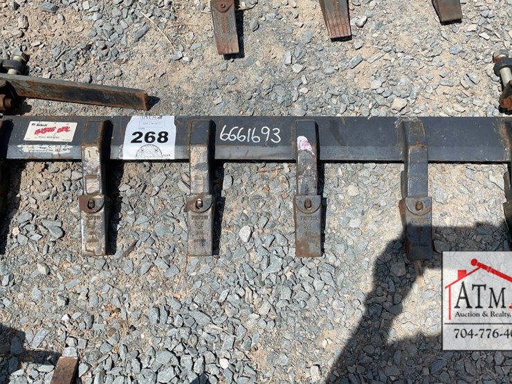 Bobcat Bucket Bite Tooth Bar Lot 268, May Equipment Auction Ring 1