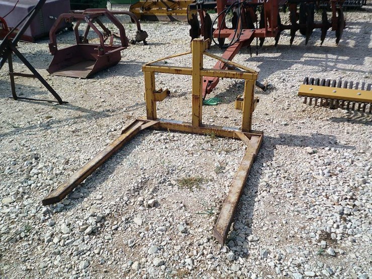 KING CUTTER 3PT HAY FORK Lot 527, Farm, Ranch, Heavy Equipment