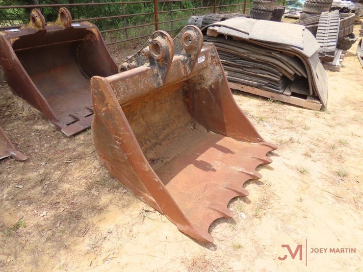 42" USED EXCAVATOR BUCKET Lot 28872, *RING TWO* WEST GA HEAVY