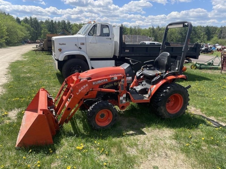 Kubota B2601 Tractor Wla434 Loader Lot 107 May Farm Online Consignment Auction 5262022 