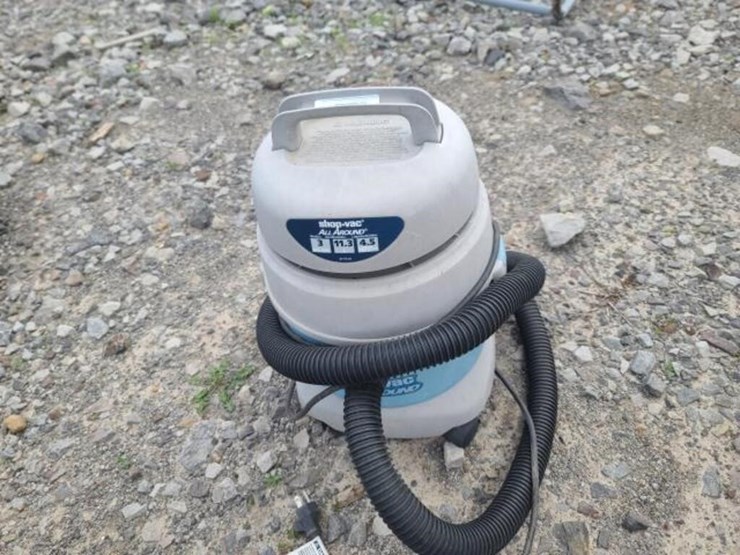 Shop Vac 3 Gallon Lot 3260, June Farm & Heavy Equipment Auction, 6/2