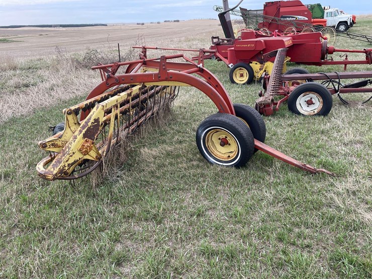 New Holland Rake - Lot #52, Krebs Retirement Farm Machinery Auction, 5 ...