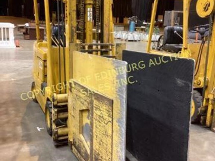 CATERPILLAR T50B Lot 121, CLEVELAND IX CENTER SURPLUS LIQUIDATION