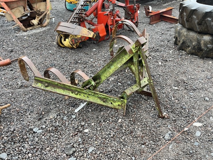 3PT HITCH 1 ROW CULTIVATOR Lot 4167, 13th Annual 3 Day Summer