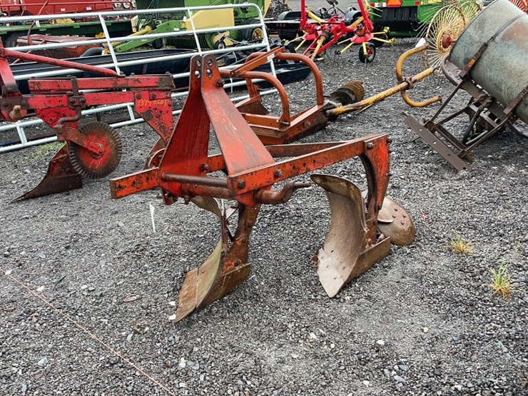 FORD 3PT HITCH 2 BOTTOM PLOW - Lot #4181, 13th Annual 3 Day Summer ...