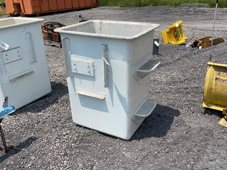 ALTEC FIBERGLASS BUCKET Lot 2386, 13th Annual 3 Day Summer Absolute