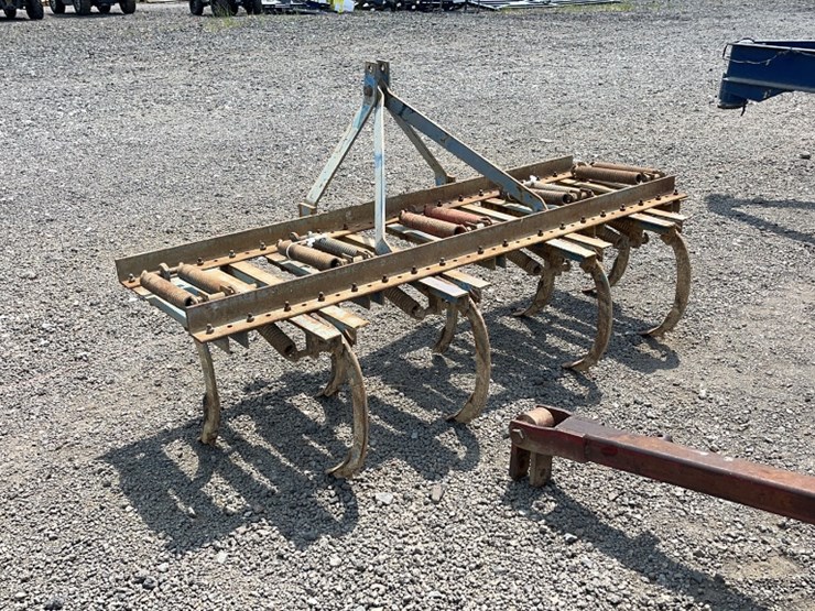 9 SHANK 3PT HITCH ALL PURPOSE PLOW Lot 4313, 13th Annual 3 Day