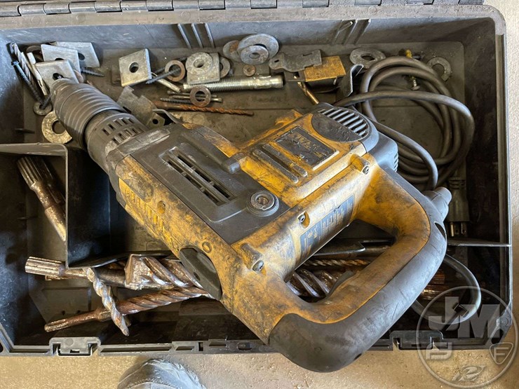 DEWALT D25553 40MM SPLINE ROTARY HAMMER Lot 271262, THREE DAY ONLINE