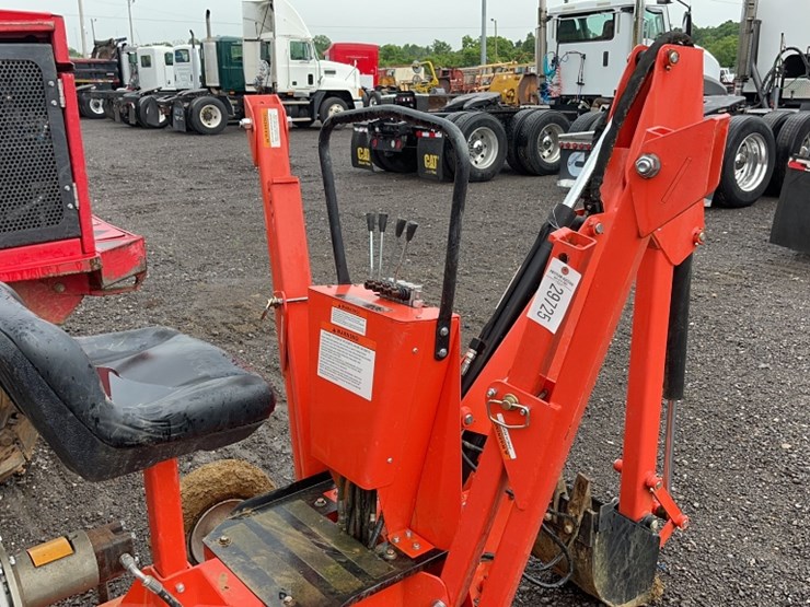 DR PULL BEHIND BACKHOE Lot 2099, 13th Annual 3 Day Summer Absolute