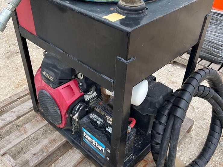 Hydraulic Power Unit Powered By Honda Gas Motor Electric Start Lot 74, Ring 1 Farm, Ranch