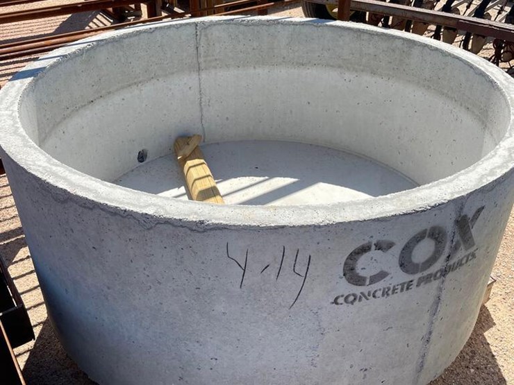 5' Round Concrete Water Trough 210 Gallon Lot 615a, Ring 1 Farm