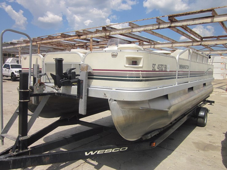 2001 Bennington Marine 20ft Pontoon Boat Lot 145, Traditions Auction