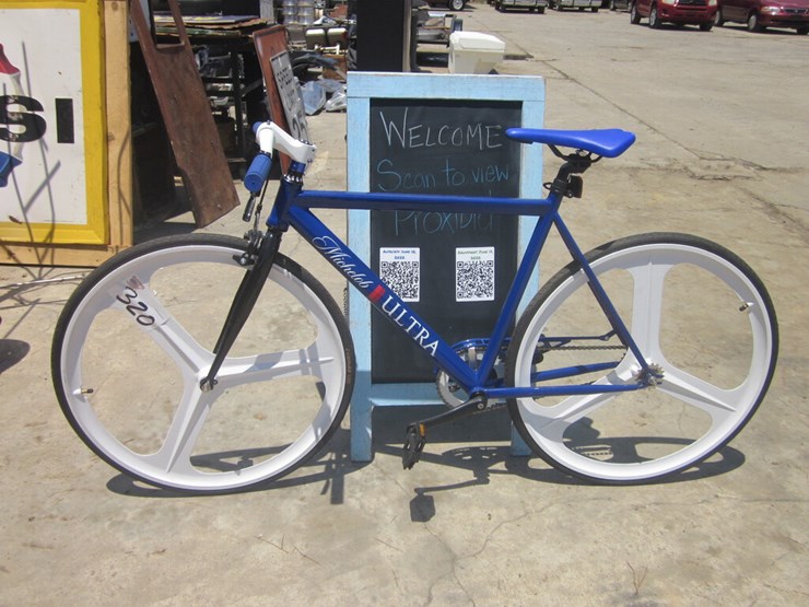 New Michelob Ultra Bicycle - Lot #320, Traditions Auction Co LLC Auto/ATV June 2022, 6/10/2022 