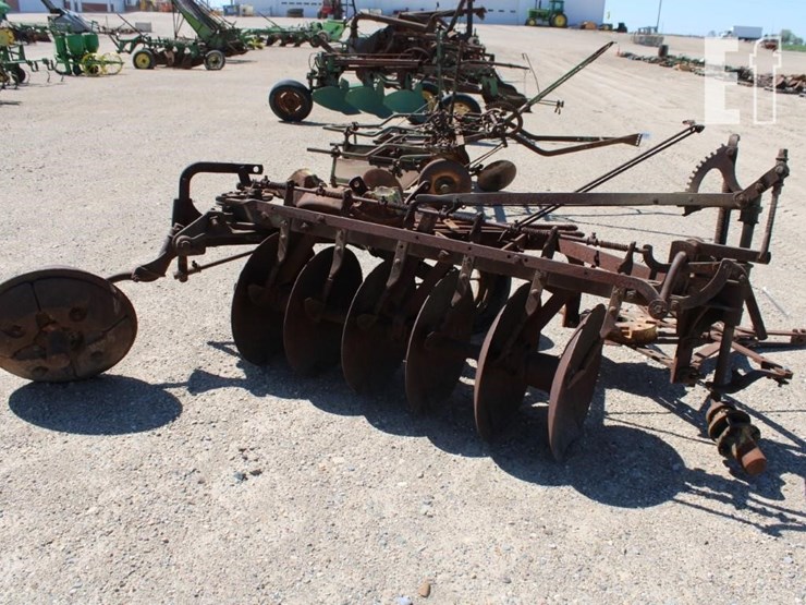 John Deere Disc Plow Lot Freeman Riddle Collection Auction 6112022 Polk Auction Company 0941