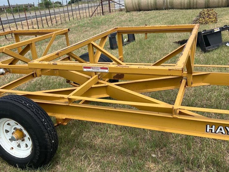 3 bale Hay King individual dumptrailer SELLS WITH A BILL OF SALE