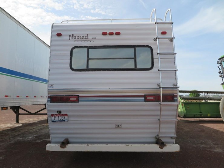 5875 • 1990 Nomad Century 28