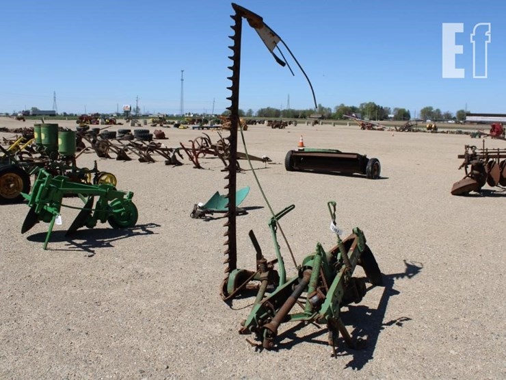 JOHN DEERE 8 Lot , FREEMAN RIDDLE COLLECTION AUCTION, 6/11/2022