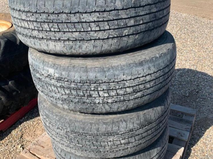 4 275/65R18 rims and tires Lot 128, YPSILANTI EQUIPMENT AUCTION, 6