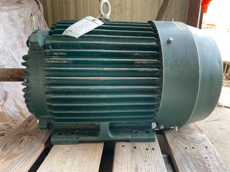 Toshiba Electric Motor Lot 200 YPSILANTI EQUIPMENT AUCTION 6 14 