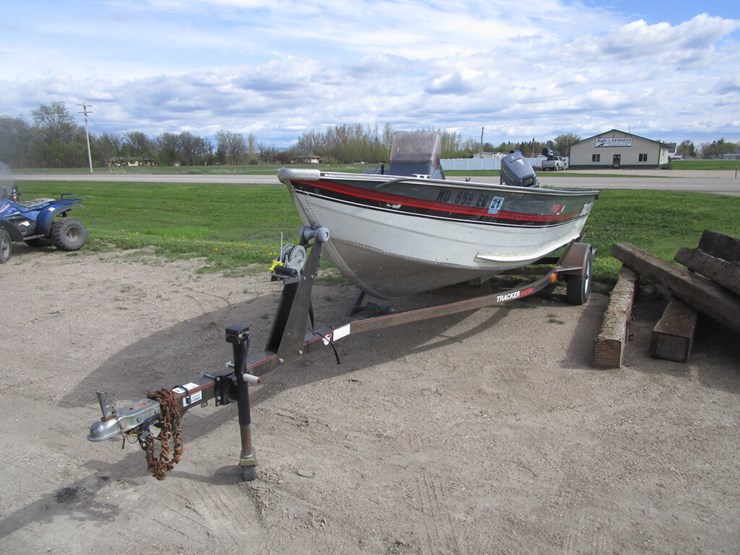 1989 16' ALUMINUM BASS TRACKER FISHING BOAT w/ 50 H.P. JOHNSON