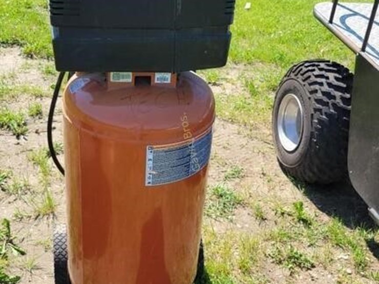 Craftsman upright air compressor Lot 919, June Online Farm
