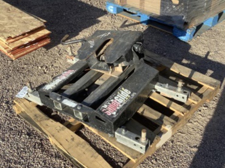 SUPER GLIDE FIFTH WHEEL HITCH Lot 2016, WSM Timed Auction Only), 6/20/2022, WSM