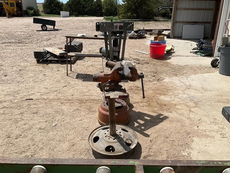 Central Machinery 12 Ton Hydraulic Pipe Bender - Lot #FP6642, Jun 29
