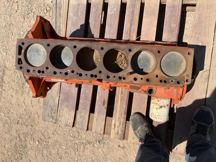 Chevrolet 292 Engine Block Lot GC3204, Jun 29, 2022 Equipment