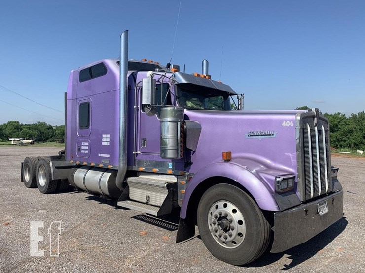 2001 KENWORTH W900 Lot , Dane Trout Estate, 6/25/2022, North Texas