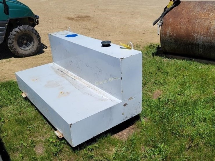 Truck bed fuel tank Lot 159, June Online Farm Consignment, 6/30/2022