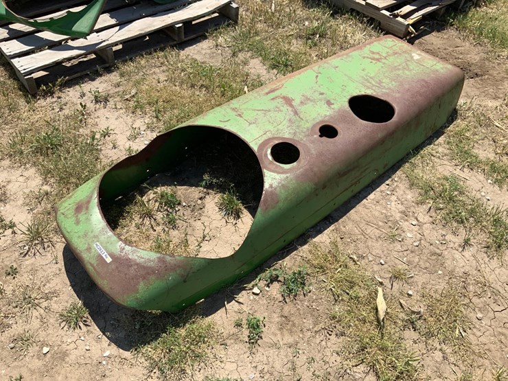JOHN DEERE 3020 Lot HC2613, Jul 13, 2022 Equipment Auction, 7/13