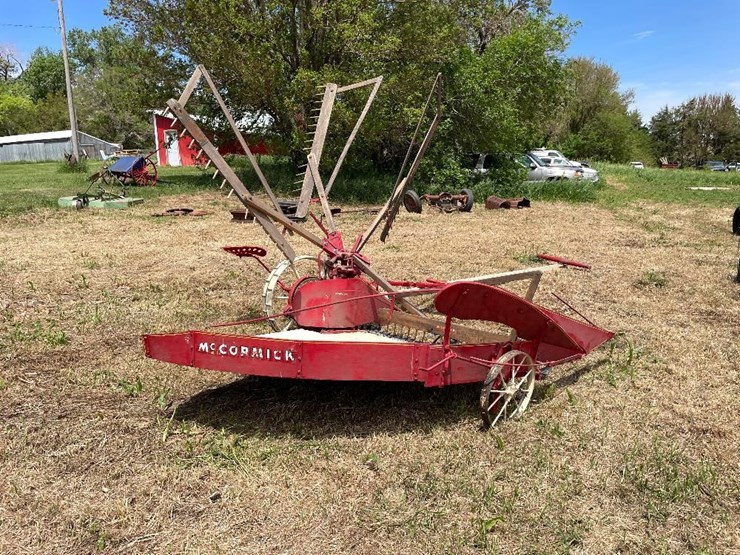 McCormickDeering Horse Drawn Reaper/Mower Lot HB5212, Jul 06, 2022