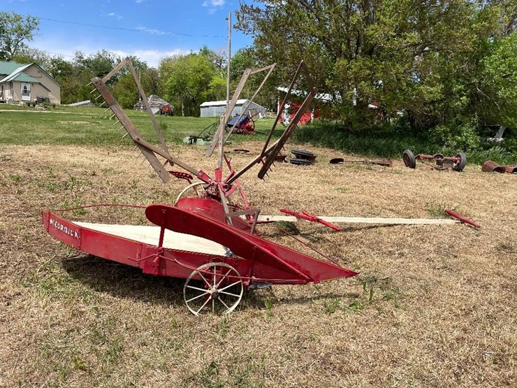 McCormickDeering Horse Drawn Reaper/Mower Lot HB5212, Jul 06, 2022