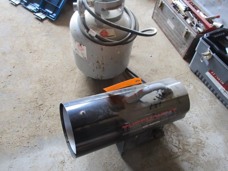 15669 • Thermoheat 3000060000 Btu Propane Heater and Tank Lot