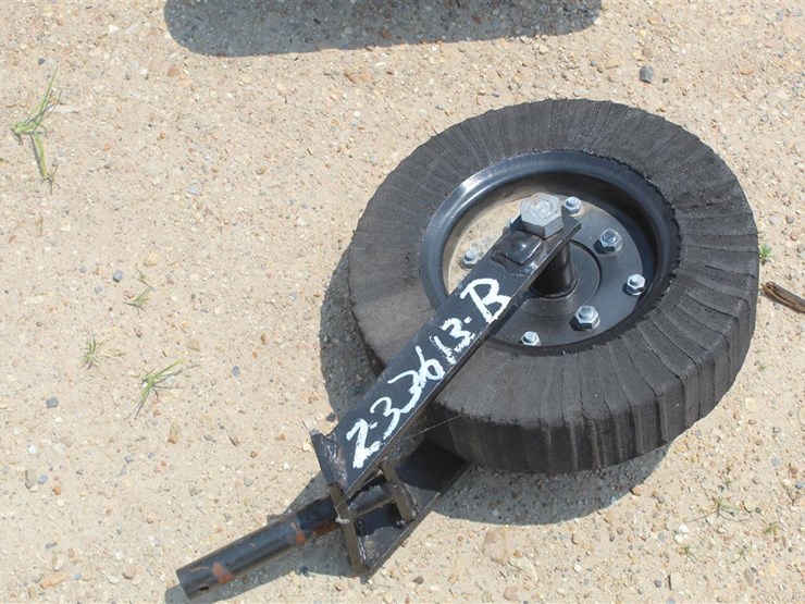 33613B • TAIL WHEEL FOR ROTARY CUTTER Lot 33613B, Summer Public