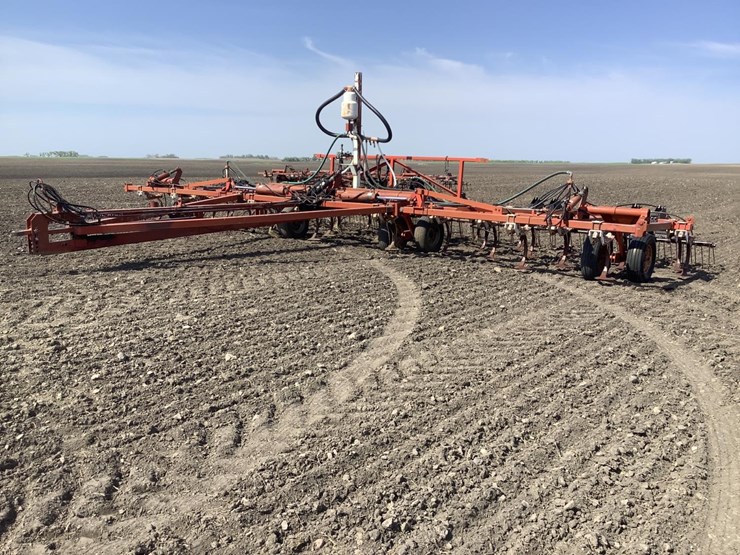 Wil-Rich Chisel Plow With Anhydrous Application Equipment - Lot #GW2246 ...
