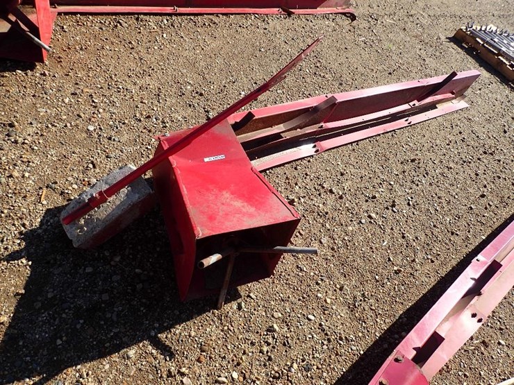 DMC 9' Gravity Grain Spreader Lot HE5383, Jul 20, 2022 Equipment