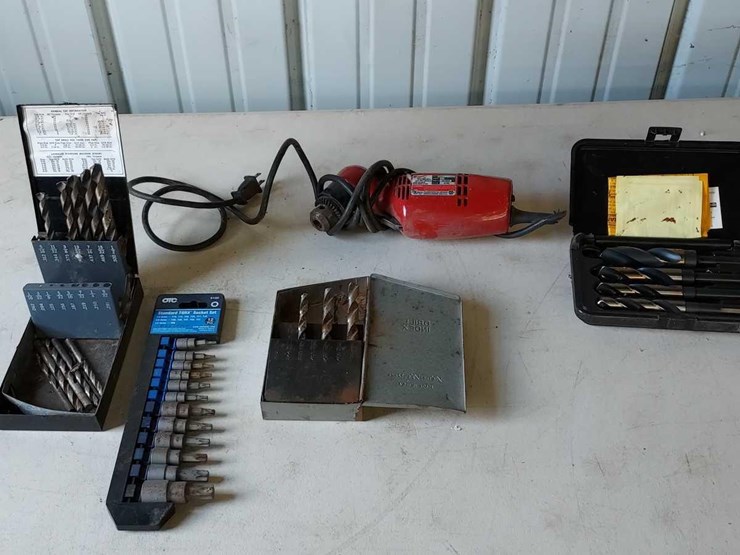 9 • DRILL BITS, TORX SOCKET SET, AND MILWAUKEE 1/2" REVERSING DRILL