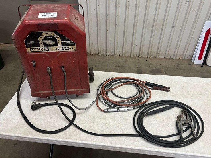 Lincoln AC225S Welder Lot 8938, Agriculture & Construction
