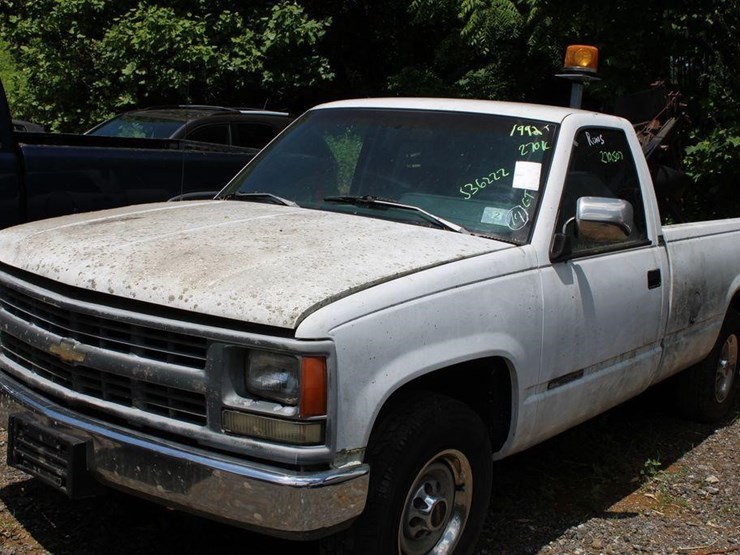 1992 GMC 2500 Lot 50, Salvage Vehicle, Truck & Equipment Auction, 7