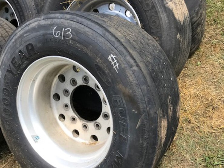 Tires super single semi tires 445/50/R22.5 Lot 613, Estate Auction
