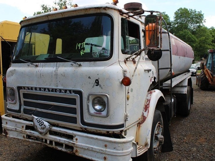 1977 INTERNATIONAL CARGOSTAR Lot 54, Salvage Vehicle, Truck