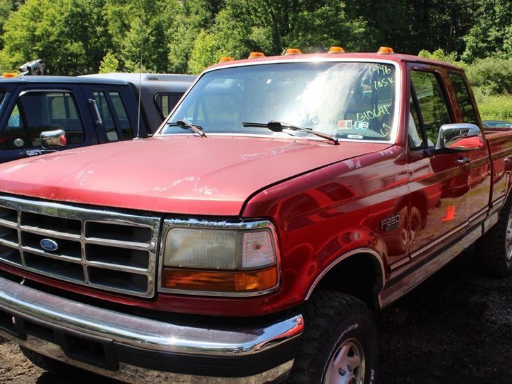 1996 FORD 250 Lot 13a, Salvage Vehicle, Truck & Equipment Auction, 7