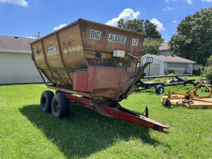 Knight Feed Wagon Lot 22, Annual Summer Consignment Sale, 7/28/2022