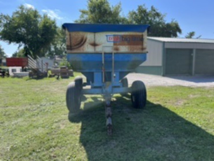 DMI 312 A Center Dump Wagon Lot 1, Annual Summer Consignment Sale, 7