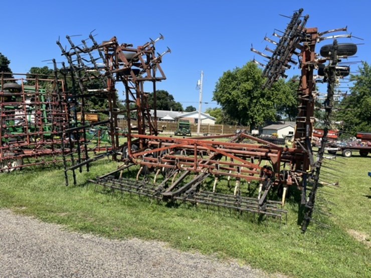Wil Rich 41 Ft. Field Cultivator Lot 29, Annual Summer Consignment