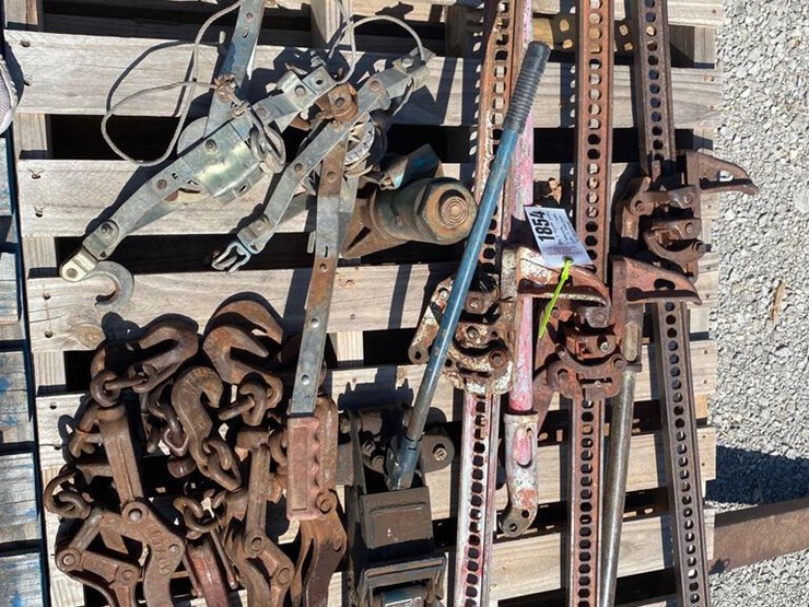 3) HIGHLIFT JACKS, 7) BOOMERS, BOTTLE JACK, Lot 1854, Monday Entz