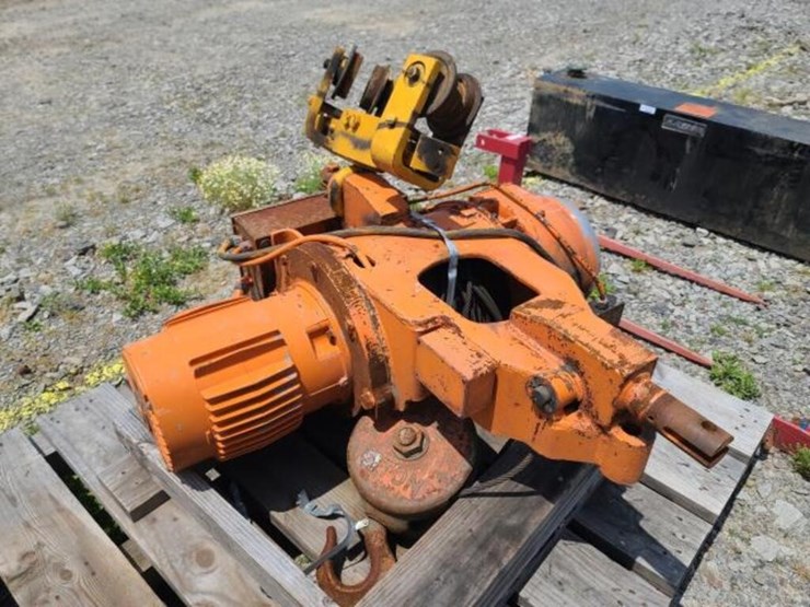 Cable King 1001L 5Ton Electric Hoist Lot 2104, August 2022 Farm